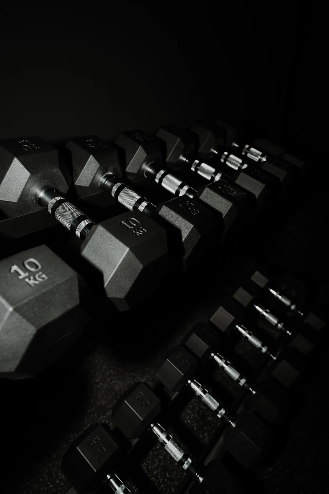 Dumbbells in de One Puls-fitnessclub